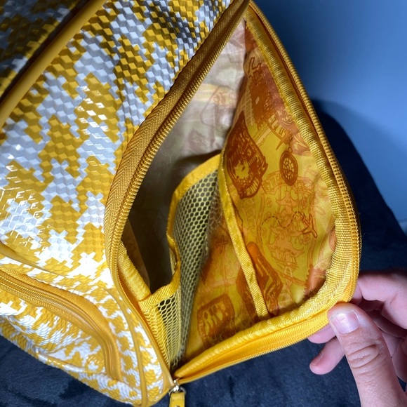 Samantha Browns Yellow Houndstooth Travel Bag - Picture 12 of 16
